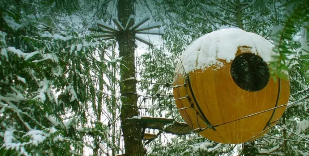 treehouse hotel spheres